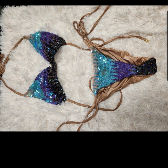 sold - Picture 1 of 8